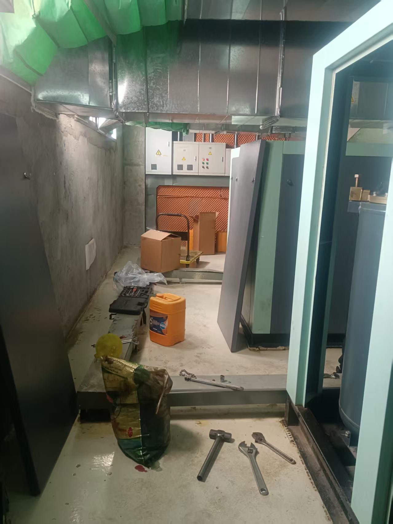 某电子厂汉钟空压机保养及更换空压机油(图2)