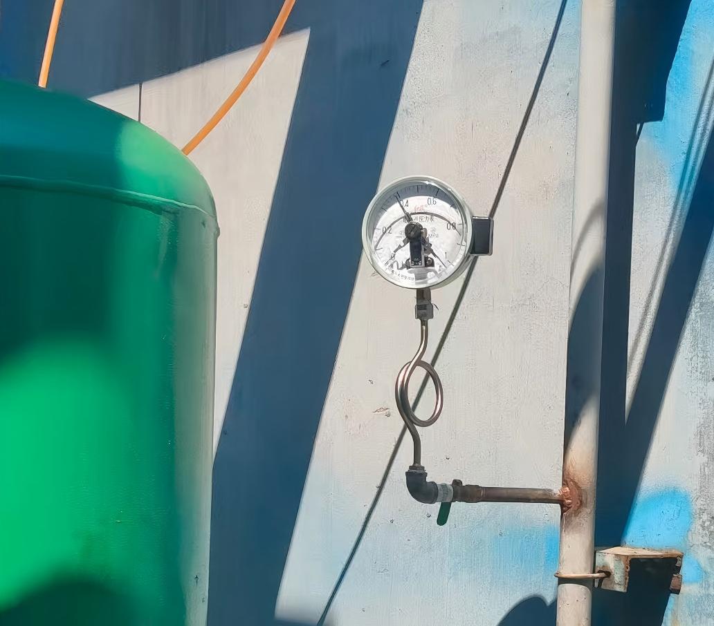 漳州某体育用品厂空压机巡检案例分享:从细微处预见风险,避免非计划停机 漳州某体育用品厂空压机巡检案例分享:从细微处预见风险,避免非计划停机